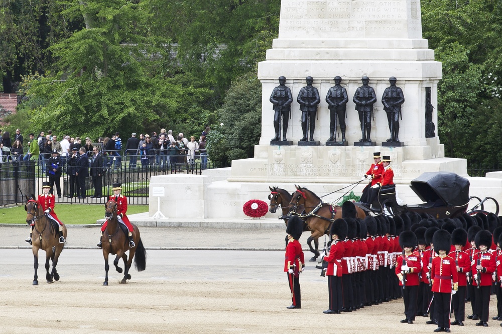 Commandant tours Westminster