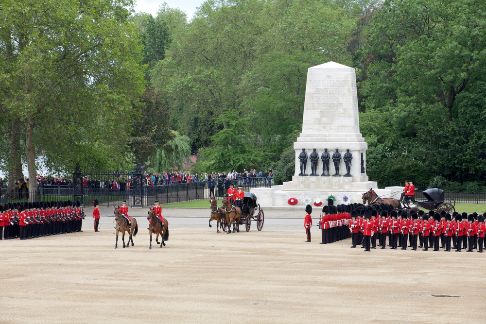 Commandant tours Westminster