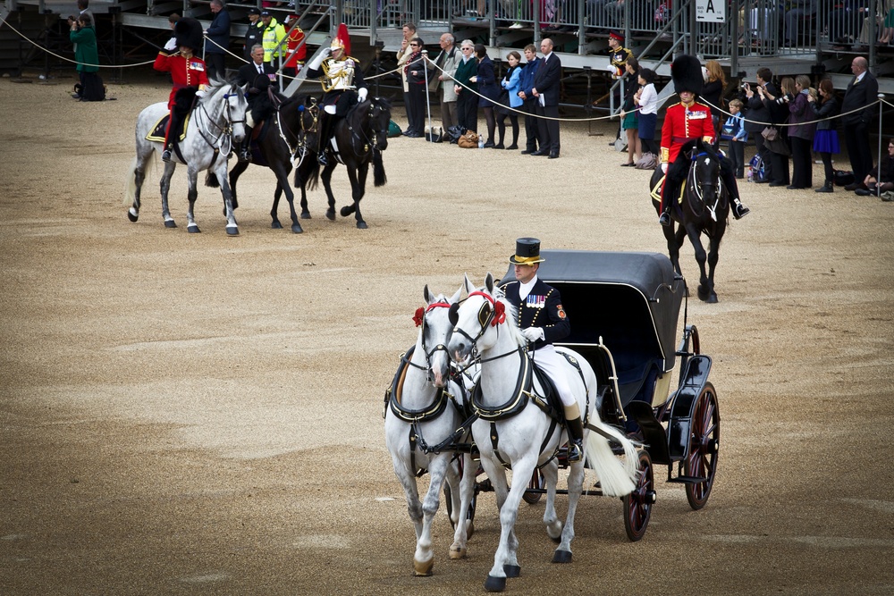 Commandant tours Westminster