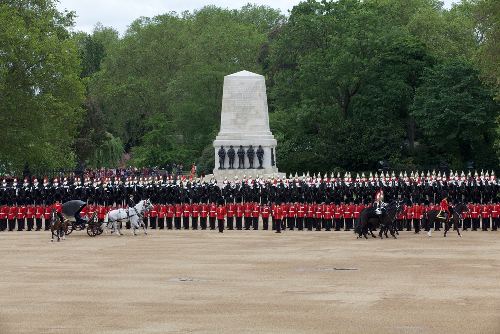 Commandant tours Westminster