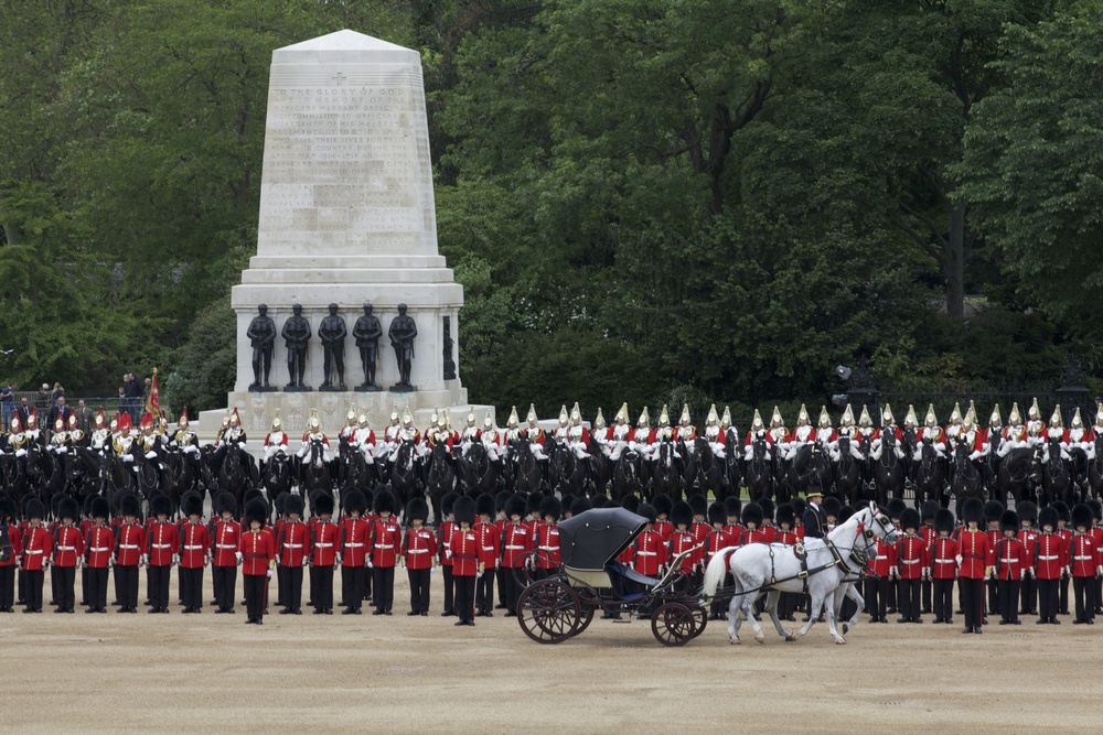 Commandant tours Westminster