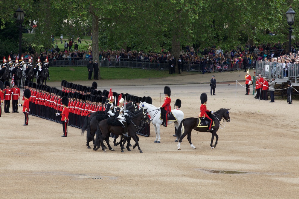 Commandant tours Westminster