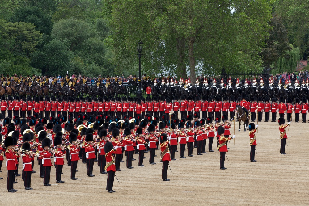 Commandant tours Westminster