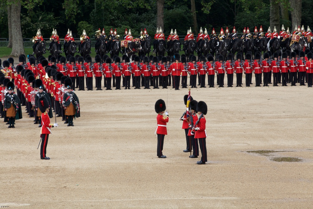 Commandant tours Westminster