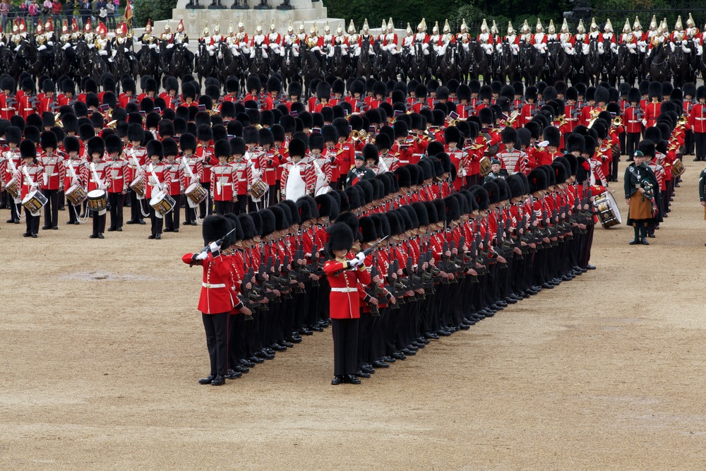 Commandant tours Westminster
