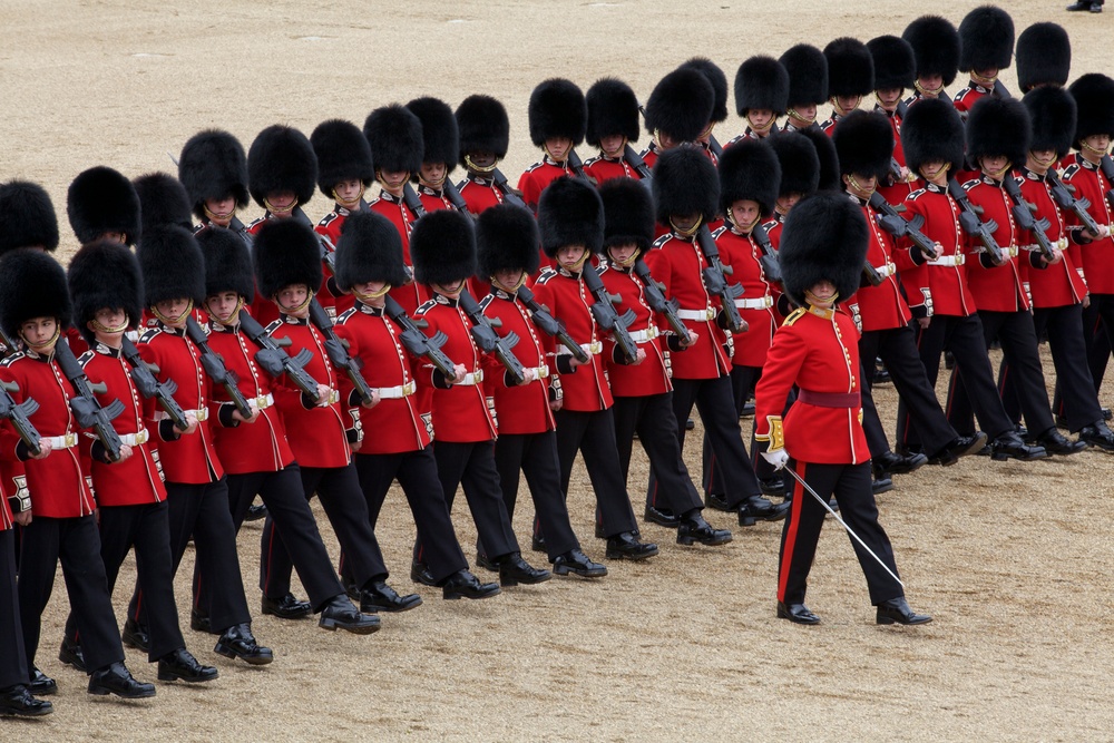 Commandant tours Westminster