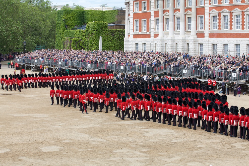 Commandant tours Westminster