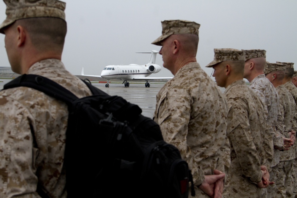 Commandant of the Marine Corps visit to Marine Corps Air Station Iwakuni