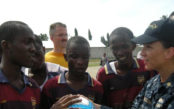 HSV 2 sailors in Tanzania