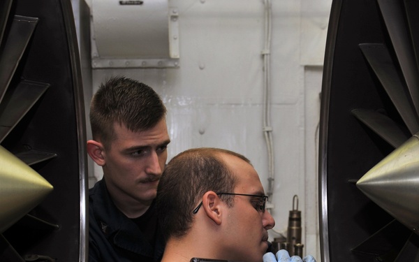 USS Abraham Lincoln action