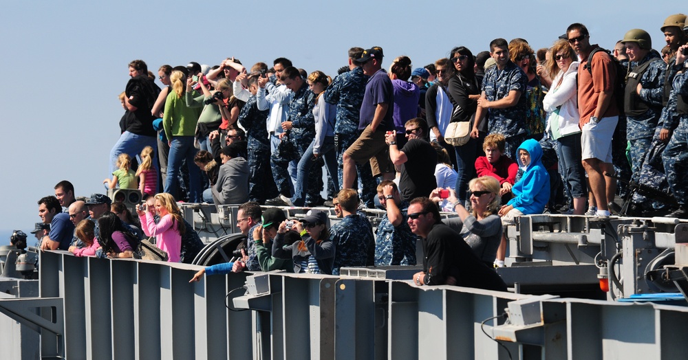 USS Carl Vinson friends and family day cruise