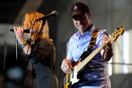 Sinise, Lt. Dan Band pay tribute to service members