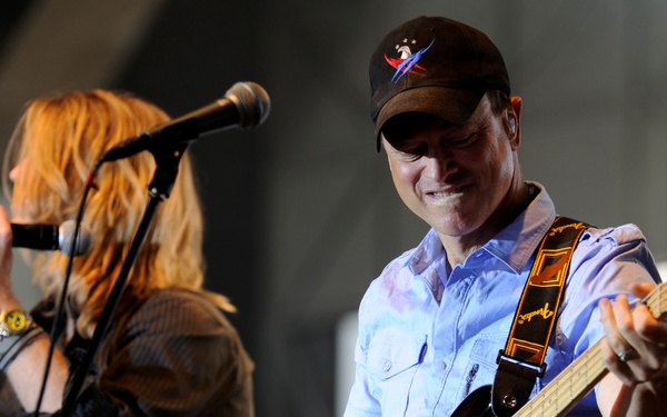 Sinise, Lt. Dan Band pay tribute to service members