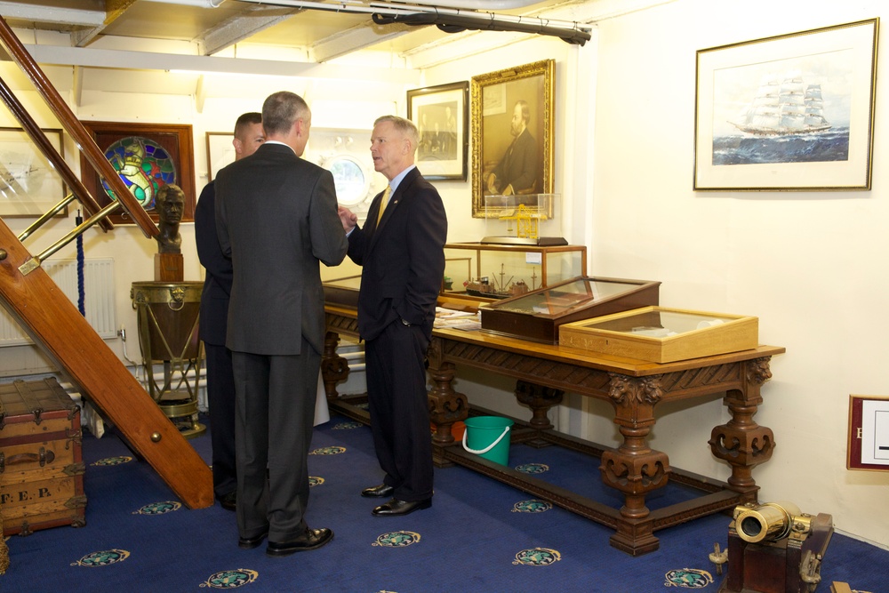 Commandant of the Marine Corps visits London