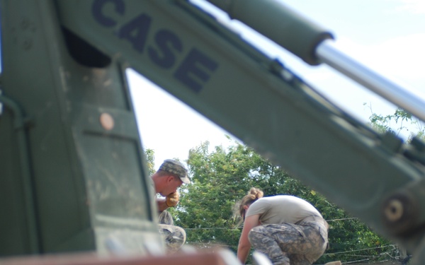 Missouri soldiers work to use all building materials in Honduras