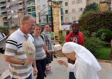 IKE sailors volunteer ashore
