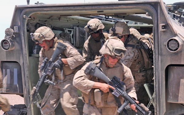 2/25 Marines attack during Javelin Thrust 2012