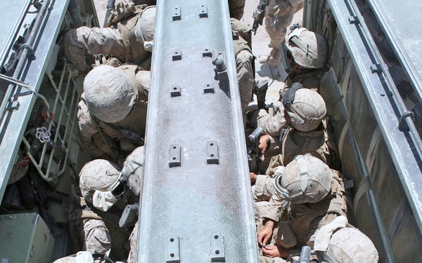 2/25 Marines attack during Javelin Thrust 2012