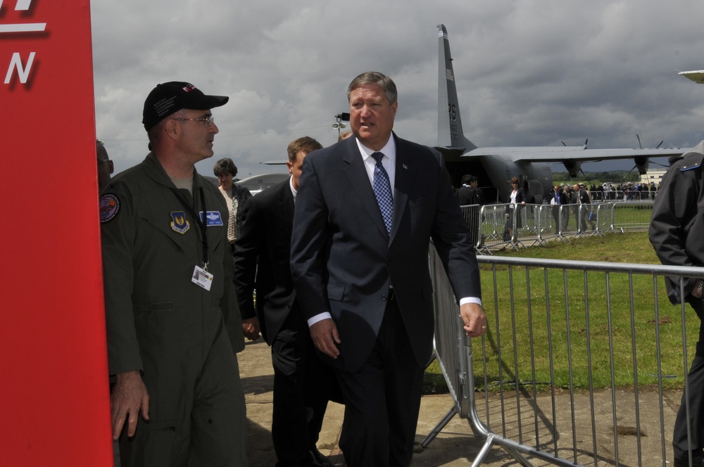 SecAF visits Farnborough 2012