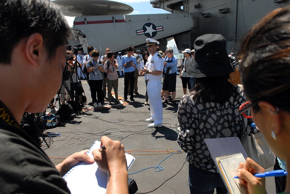 USS George Washington in Hong Kong