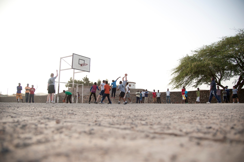 Basketball unites Djiboutian, US people