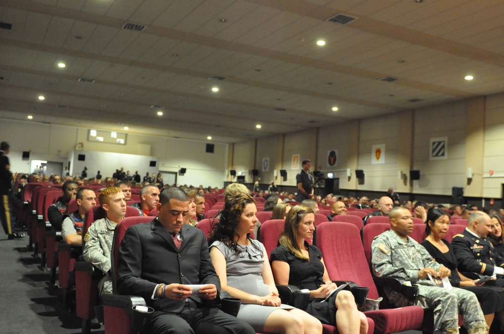 Army Reserve bugler renders honors