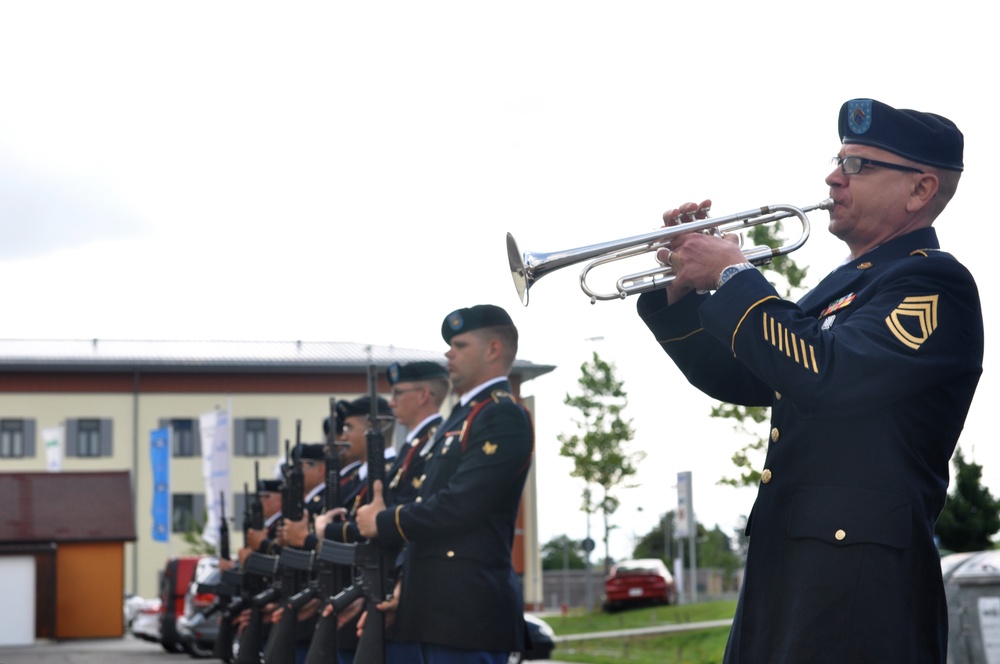 Army Reserve bugler renders honors