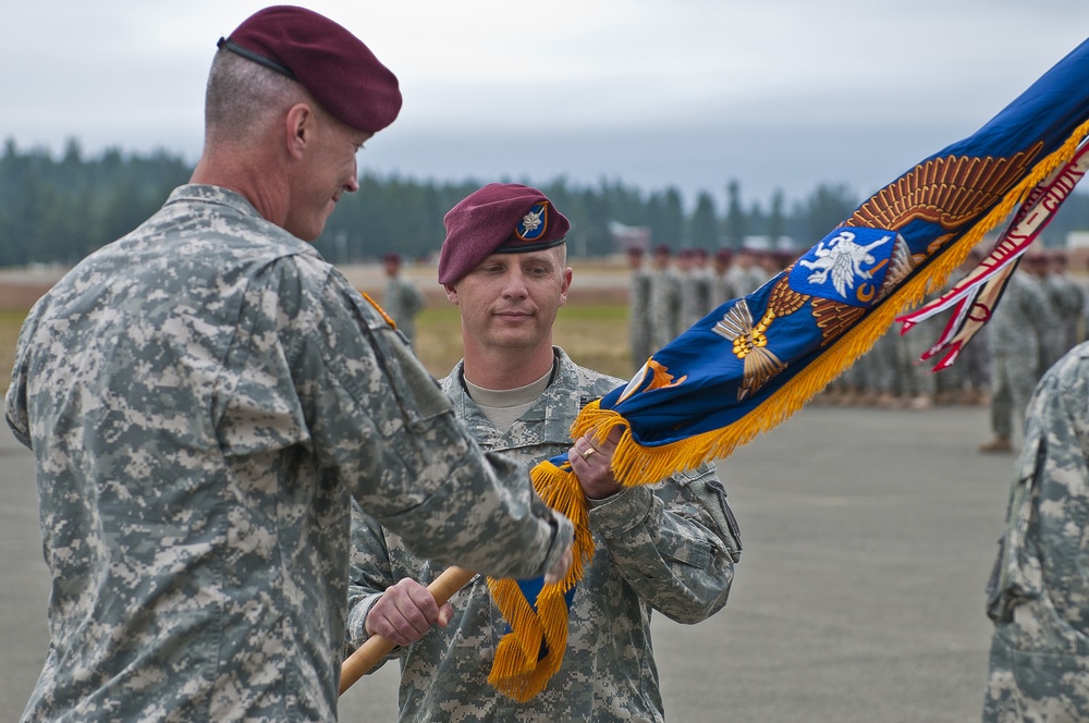 4-160th SOAR changes leaders during bittersweet ceremony