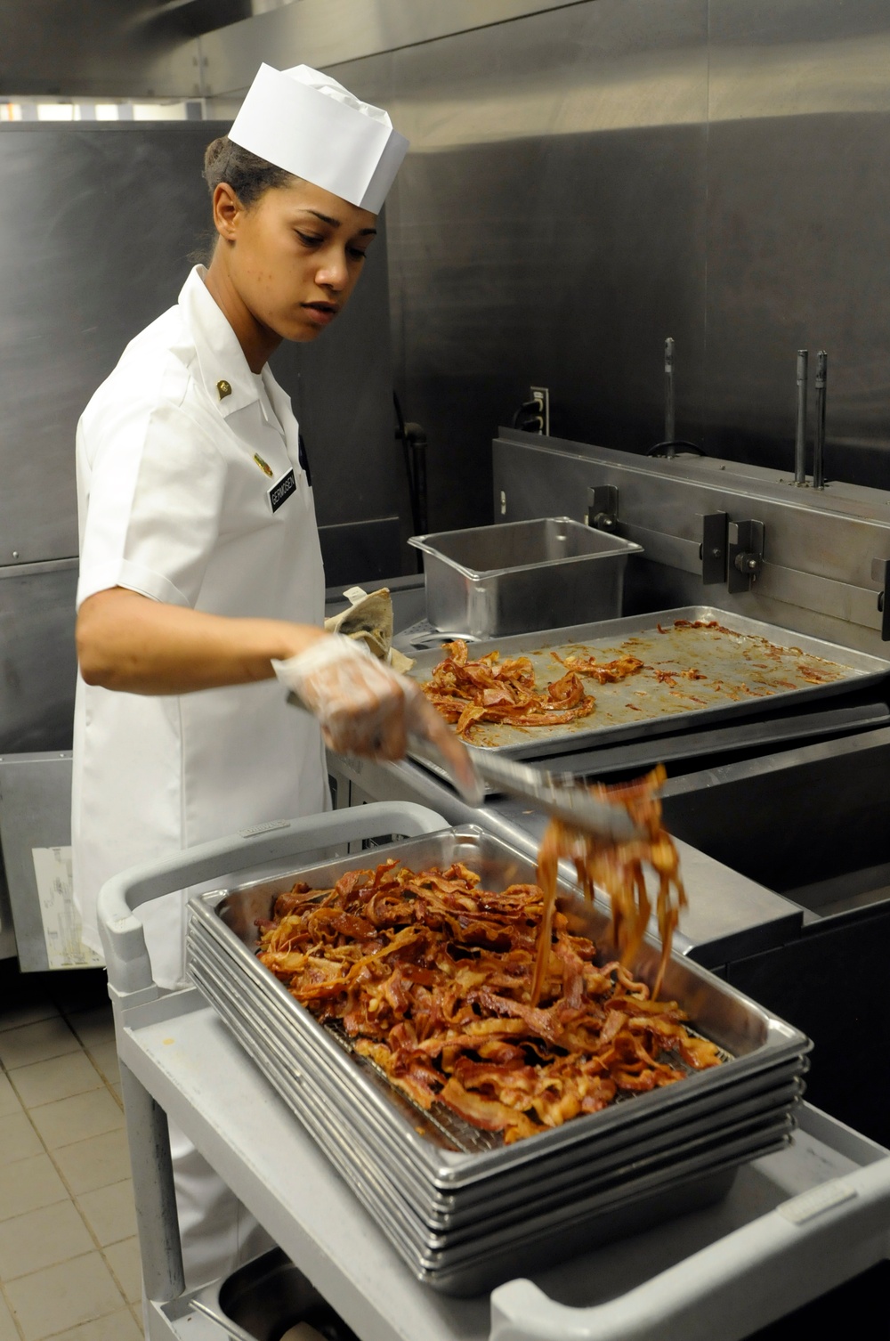 Food service specialists provide quality meals for Fort Bliss personnel