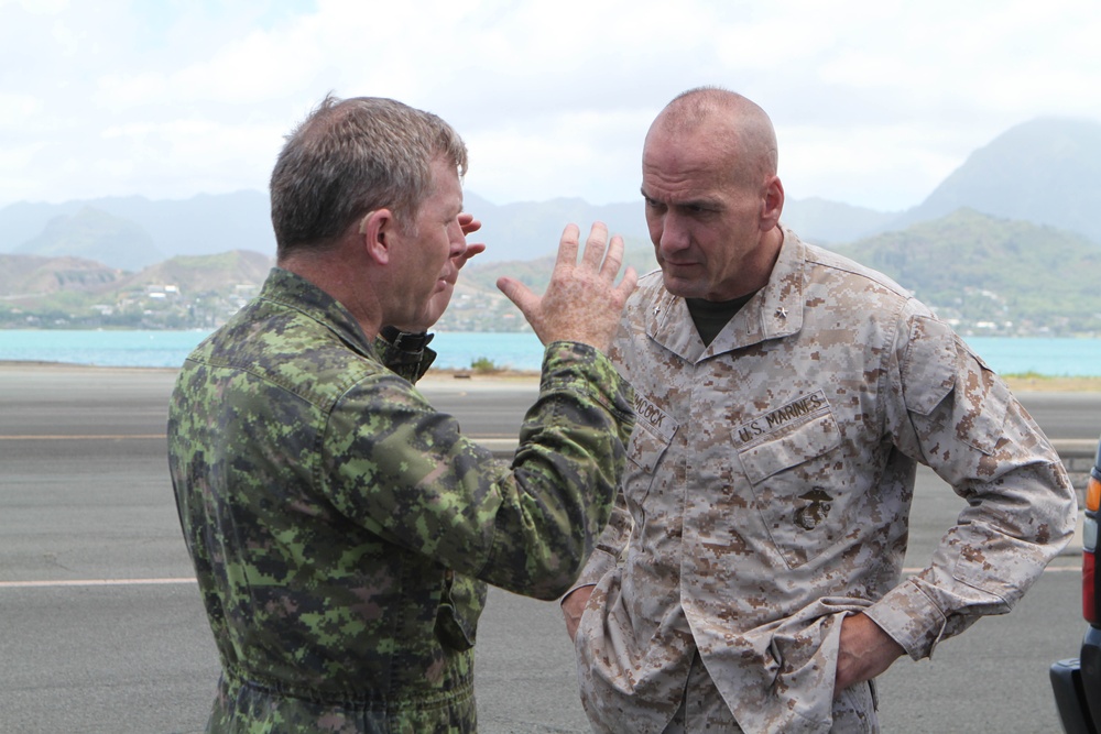 Canadian Forces, US Marine leaders meet during RIMPAC 2012