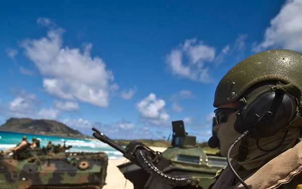 U.S. Marine Corps AAVs depart for RIMPAC 2012