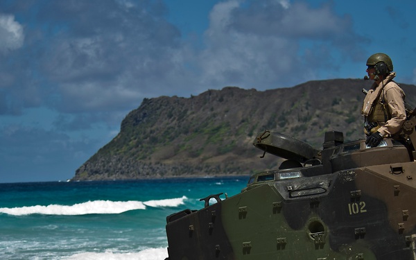 U.S. Marine Corps AAVs depart for RIMPAC 2012