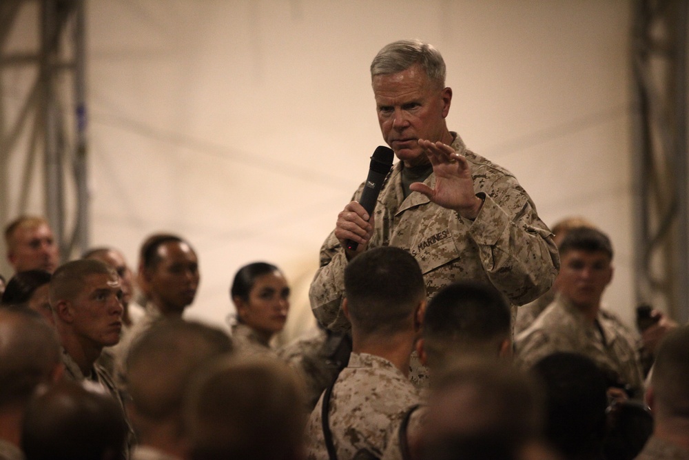 Commandant and Sergeant Major of the Marine Corps visit Camp Leatherneck