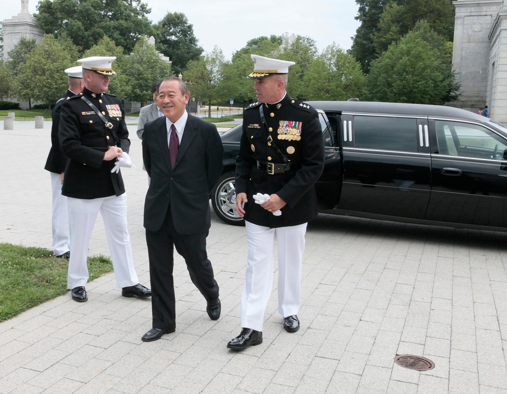 Japanese ambassador visits Arlington