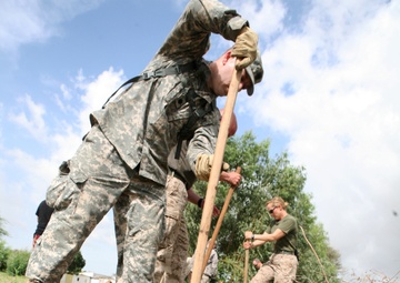 Civil affairs group extends reach of Western Accord 2012 to community