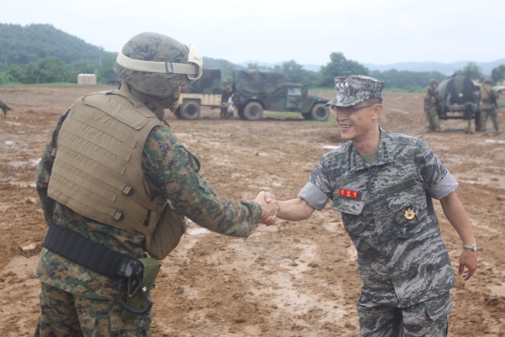 ROK, U.S. Regimental Commanders discuss training