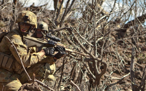 Aussie, Kiwi soldiers and US, Tongan Marines conduct live-fire training during RIMPAC 2012