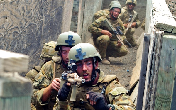 Aussie, Kiwi soldiers and US, Tongan Marines conduct live-fire training during RIMPAC 2012