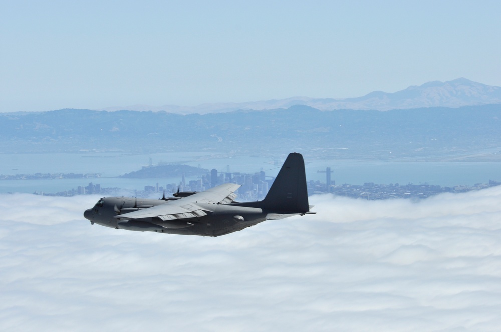Conducting aircraft formation training