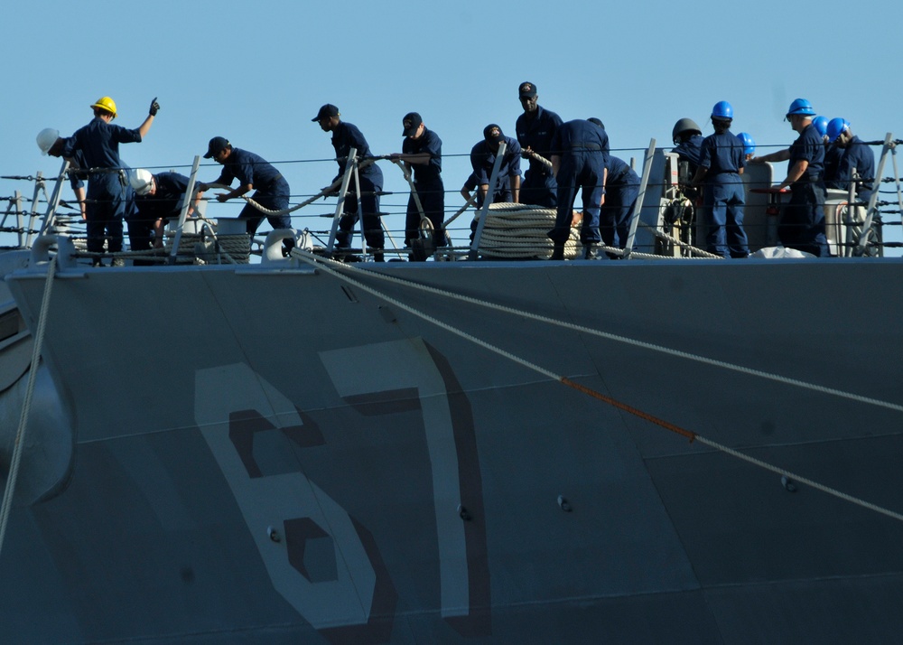 USS Cole visits Greece