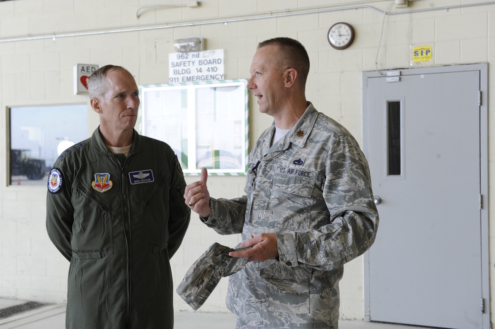 Air Combat Command general visits JBER