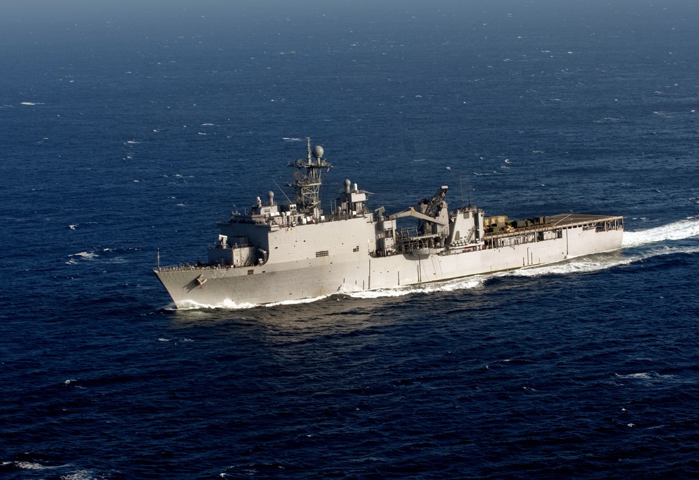 USS Rushmore participates in COMPTUEX