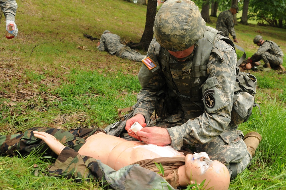 Old Guard conducts Combat Lifesaver course