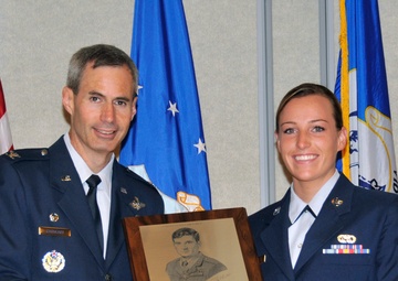 ALS Class 12-6 EPME student receives the John L. Levitow honor award