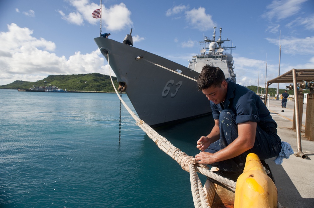 Wrapping mooring lines