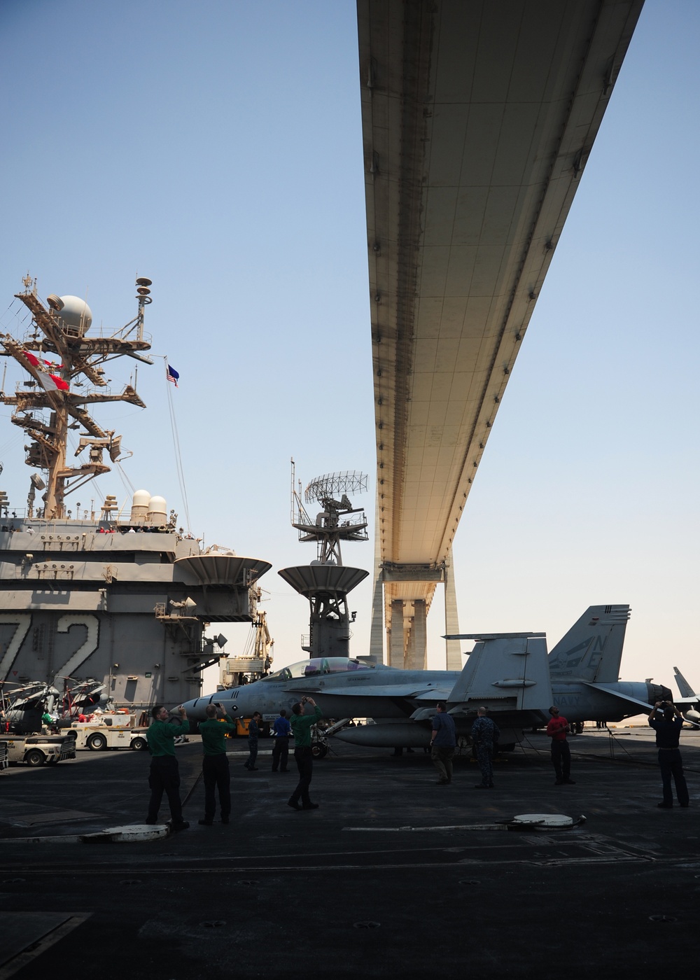 USS Abraham Lincoln transits the Suez Canal