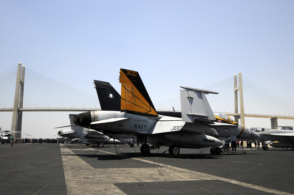 USS Abraham Lincoln at the Suez Canal