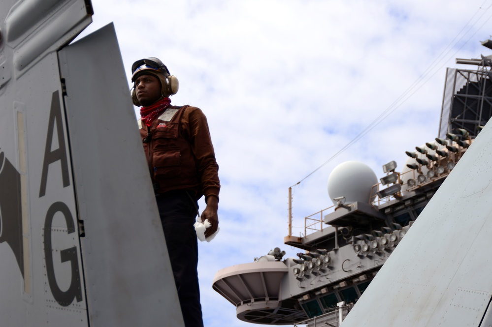 USS Dwight D. Eisenhower flight deck action