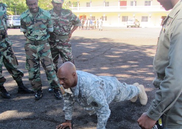 Comoros soldiers, Texas National guardsmen 'push up' from a common ground