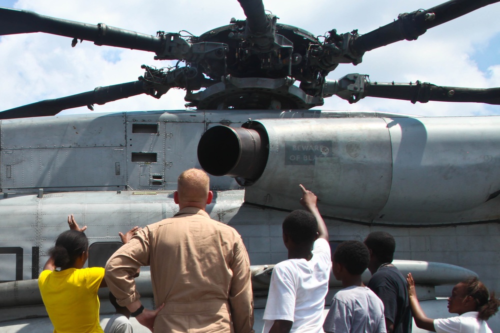 Squadron opens aircraft doors to local youth to demonstrate Marines’ passion for aviation